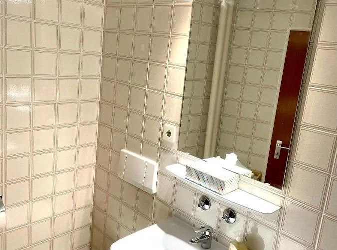 奥格斯堡公寓 *